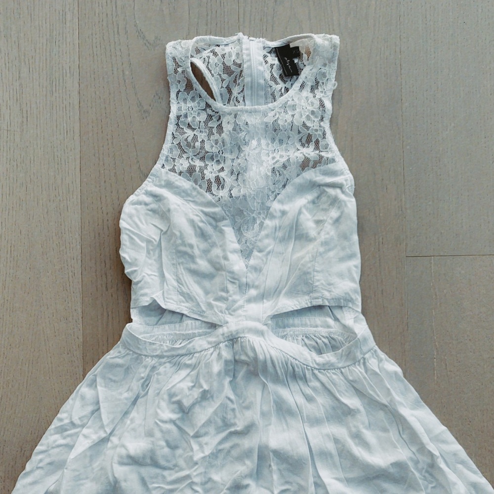 Valija Short White Dress